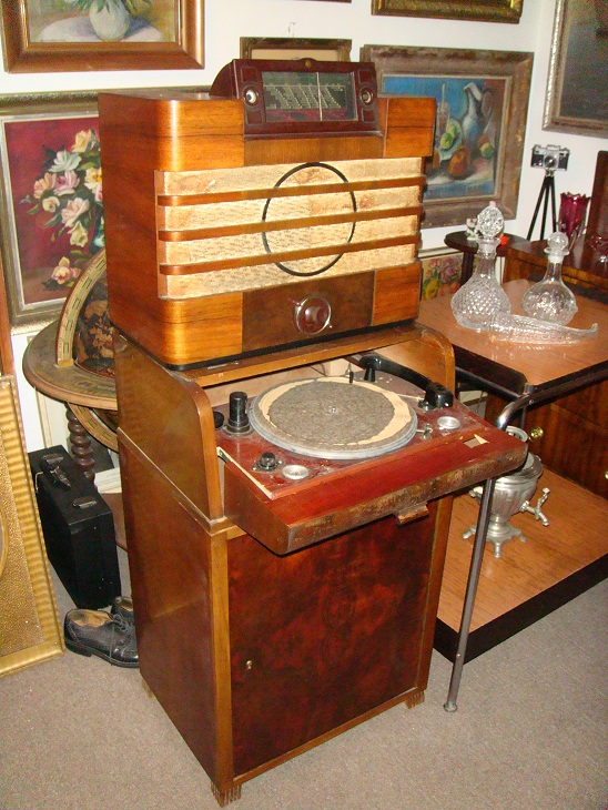 Originální radiomagnetofon Phillips rok 1936 plně funkční